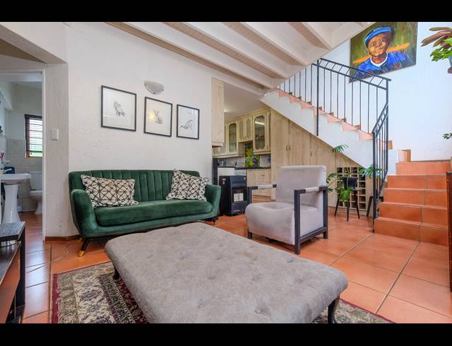 2 BEDROOM APARTMENT TO LET IN LONEHILL